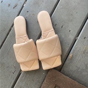 bottega padded sandals. Nude/Beige Color. good condition!